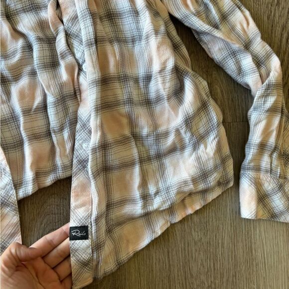 Rails 'Hunter' Button Down Shirt - Picture 4 of 5